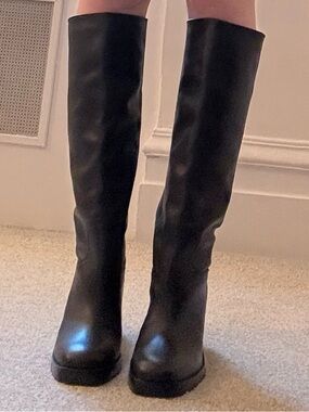 Silent D Porscha knee high leather heeled black boots size 9